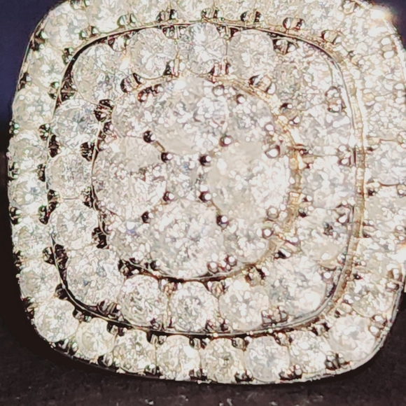 10k cruster center with a double halo diamond ring . - Picture 3 of 4